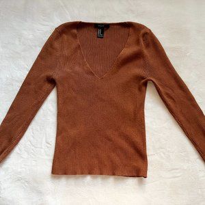 Forever 21 3/4 Sleeve V Neck Cropped Ribbed Top in Rust | Size: Medium